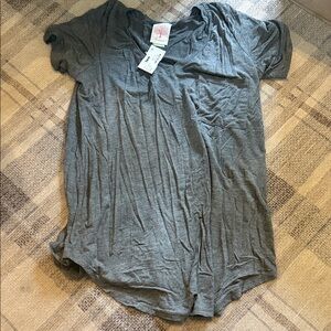 NWT Freeloader Charcoal Short Sleeve Tee